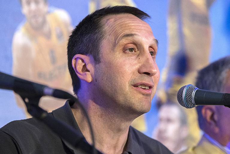 Maccabi Tel Aviv coach David Blatt announces that he is leaving for the NBA during a press conference on June 12, 2014. (JACK GUEZ/AFP/Getty Images)