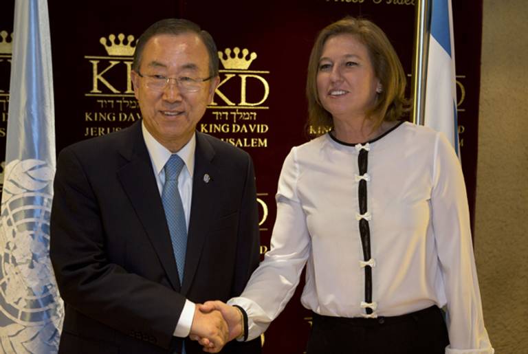UN Secretary General Ban Ki-moon shakes hands with Israel's Justice Minister and chief negotiator Tzipi Livni, during a meeting on August 16, 2013 in Jerusalem, Israel.(Sebastian Scheiner - Pool /Getty Images)