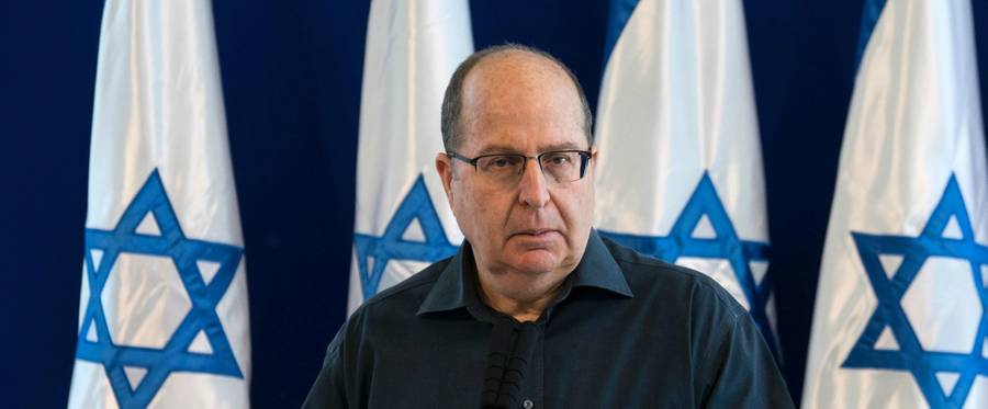 Defense Minister Moshe Ya'alon announces his resignation during a press conference in Tel Aviv, Israel, May 20, 2016. 