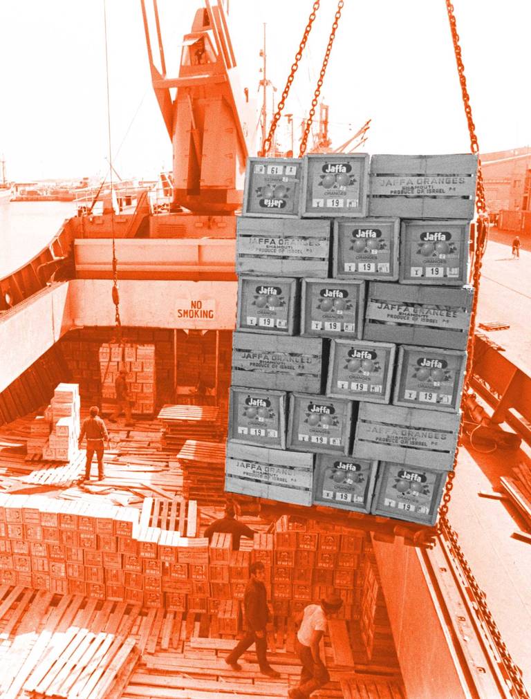 Jaffa oranges being loaded onto a ship, Ashdod, 1971
