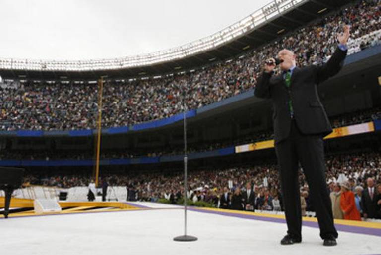 Tynan sings prior to a papal Mass at Yankee Stadium last year.(Mike Segar/AFP/Getty Images)
