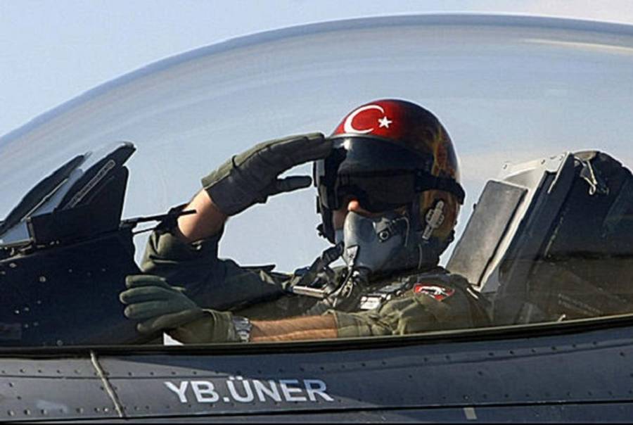 A Turkish Jet at Konyo Air Force Base(AP)