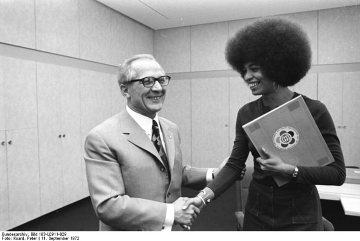 Angela Davis, who warmly supported the ASA boycott, with Erich Honecker, the leader of a nation which, unlike Israel, has never done anything bad.(German Federal Archives)