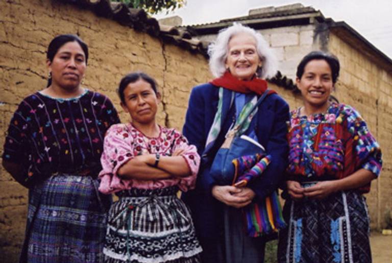 Mildred Robbins Leet in Guatemala, 2002.(Trickle Up/NYT)