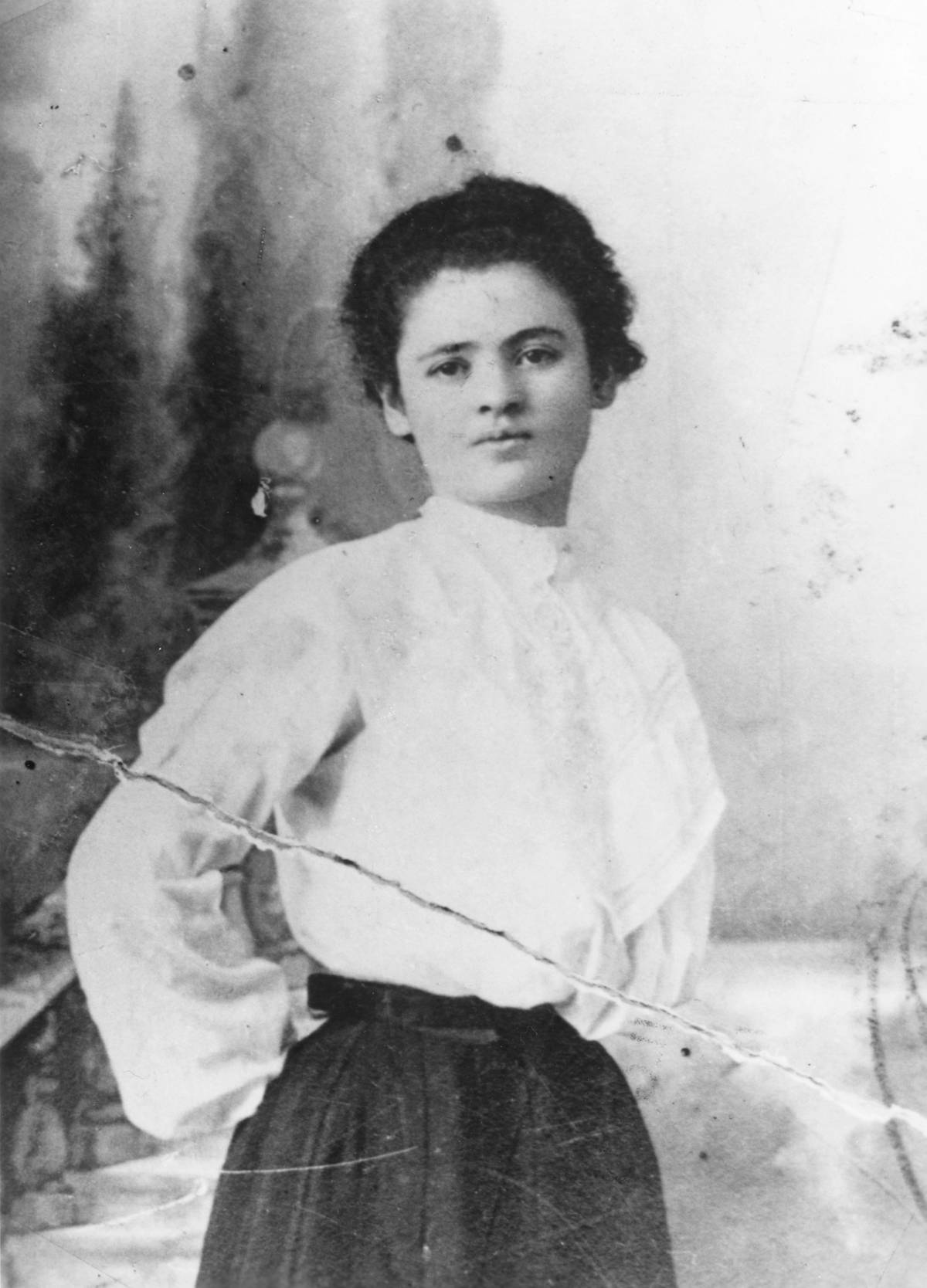 Clara Lemlich, cira 1910. (Wikimedia, via International Ladies’ Garment Workers’ Union Archives, Kheel Center Collection, Cornell University)