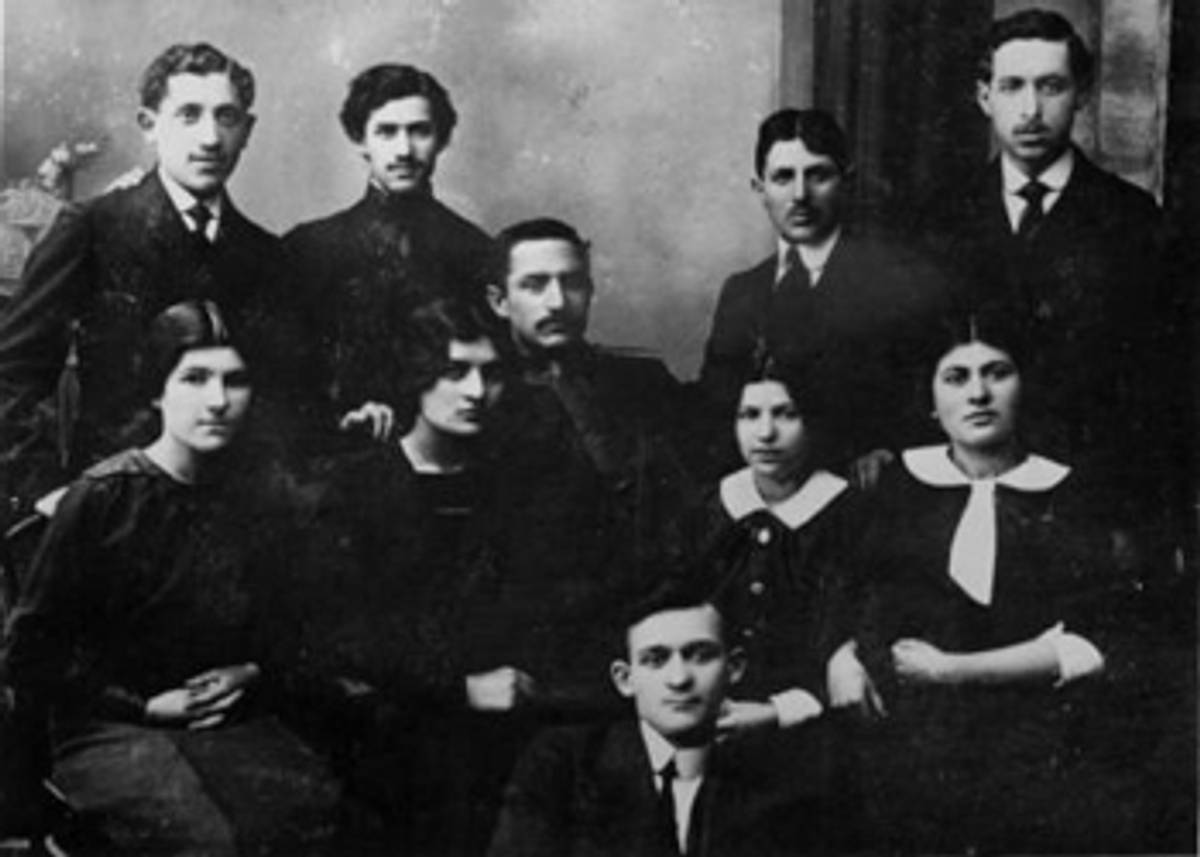 Simkha-Bunim Shayevitch, standing, second from left, in a pre-World War II photo.