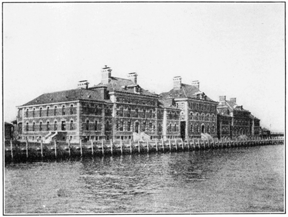 A 1931 photo of the hospital. (Wikimedia Commons)