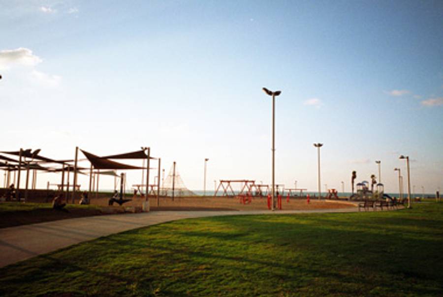 A Tel Aviv playground.(Flickr/Keisuke Omi)