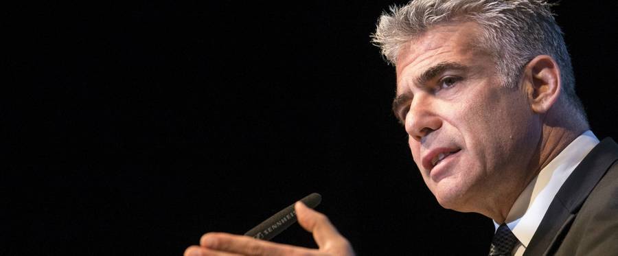 Israeli MP Yair Lapid delivers a speech during an Economic Conference Tel Aviv, December 24, 2014. 