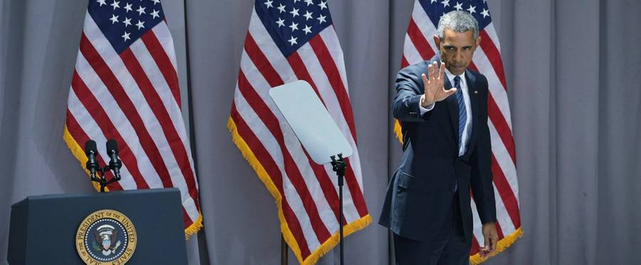 U.S. President Barack Obama waves after speaking about the Iran nuclear agreement at American University in Washington, DC, August 5, 2015. 