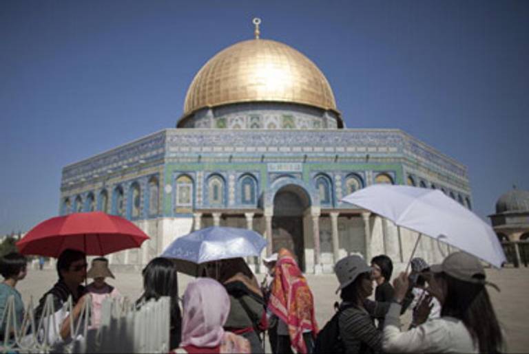 Tourists return to Temple Mount today.(Marco Longari/AFP/Getty Images)