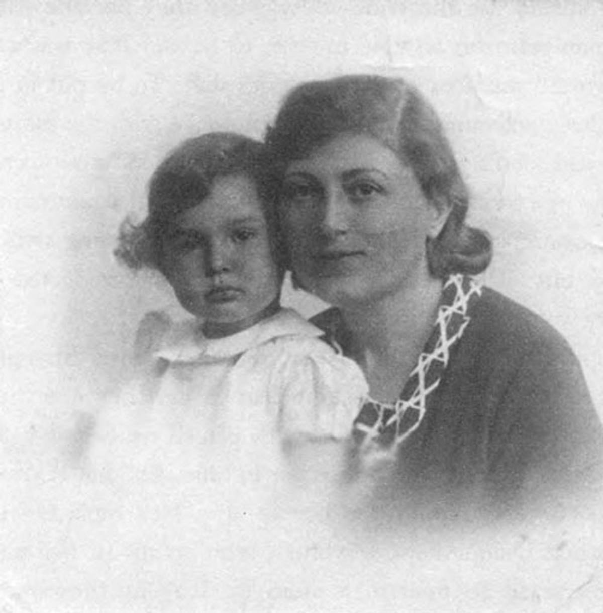 Ray and her daughter Joy (Photo courtesy Pegasus Books)