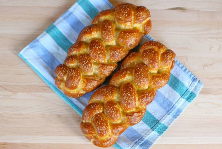 Delicious-looking Pretzel Challah.(The Shiksa in the Kitchen)