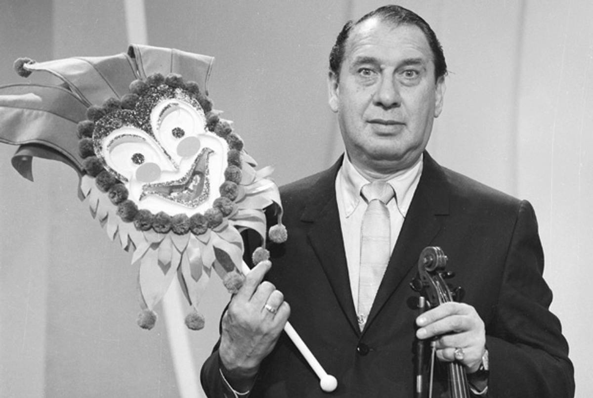 Henny Youngman on the Ed Sullivan Show in 1966.(CBS Photo Archive/Getty Images)