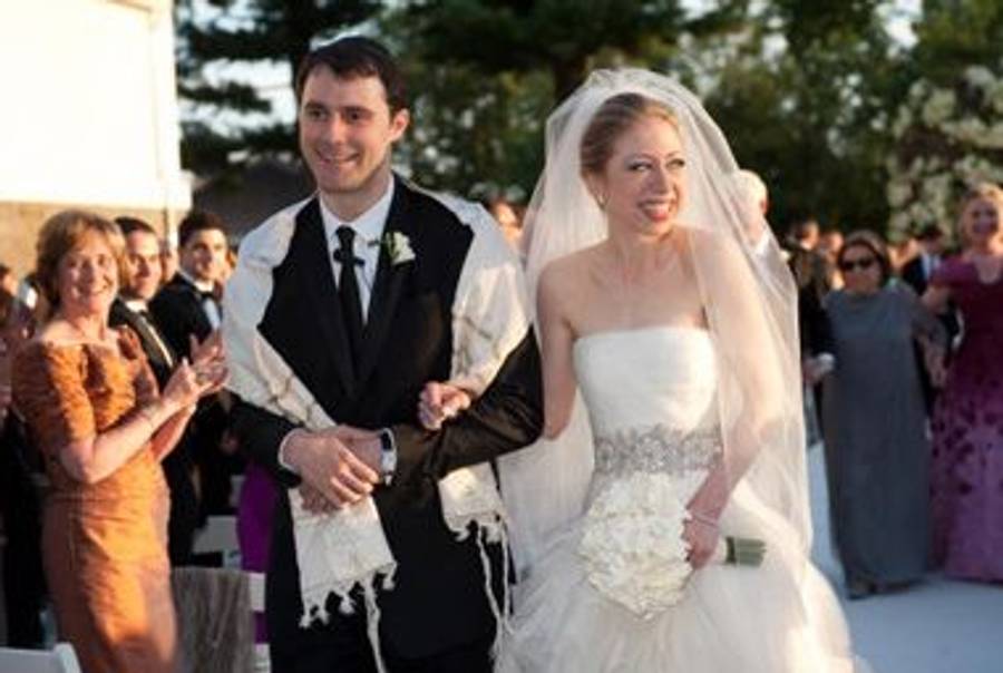 Marc Mezvinsky and Chelsea Clinton at their wedding, July 31, 2010.