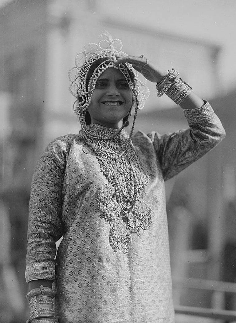 Yemenite carnival queen representing Queen Esther, Purim carnival in Tel Aviv, 1934.