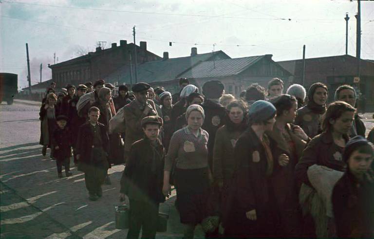Jews in the Minsk ghetto, 1941