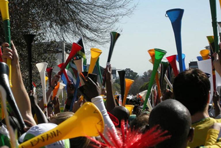 Vuvuzela-users.(Wikipedia)
