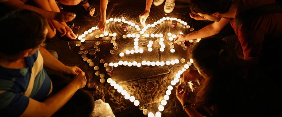 People light candles to mourn the death of Israeli Shira Banki in downtown Jerusalem, Israel, August 2, 2015. 