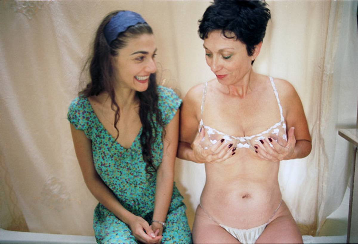 Carucci with her mother, 2002. (Image courtesy of Elinor Carucci)