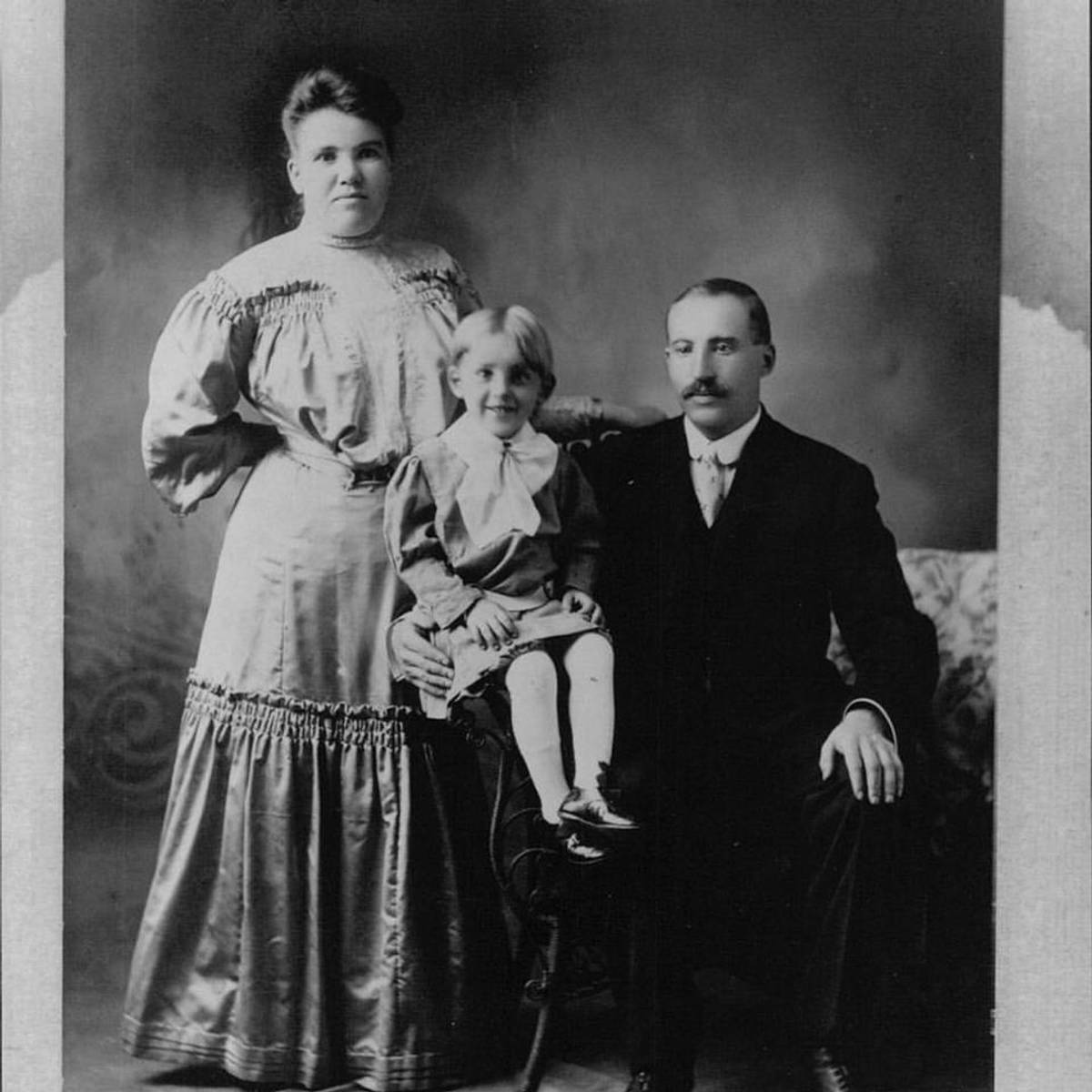 B.A. Simon with his father J.J. and mother Ethel, 1877. (Omaha Steaks/Facebook)