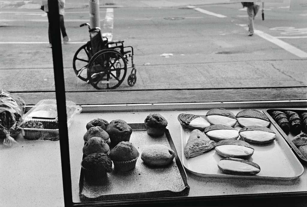 Amazon.com: Life On the Lower East Side: Photographs By