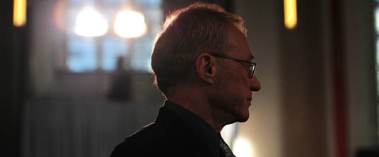 Israli author and prize winner David Grossman arrives for the awarding ceremony for the Peace Prize of the German Book Trade on October 10, 2010 in the Saint Paul Church in Frankfurt, on the sidelines of the International book fair.