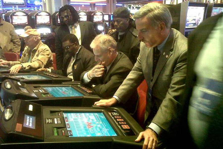 David Weprin trying out the new casino in Queens.(NY Politicker)