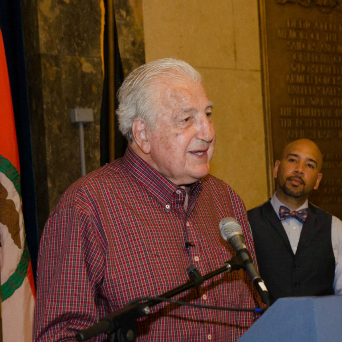 Dolph Schayes speaks during his induction to the Bronx Walk of Fame, as Bronx Borough President Ruben Diaz, Jr. looks on, May 17, 2015. (Ruben Diaz, Jr./Flickr