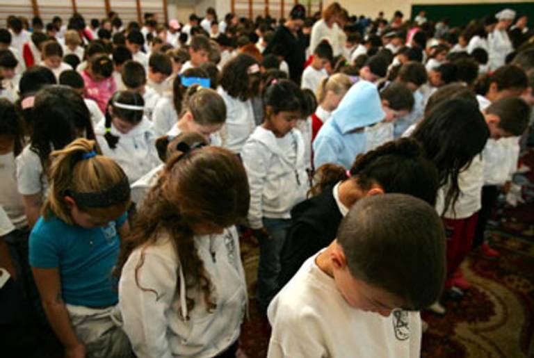 Israeli schoolchildren on Holocaust Day in 2007.(David Silverman/Getty Images)