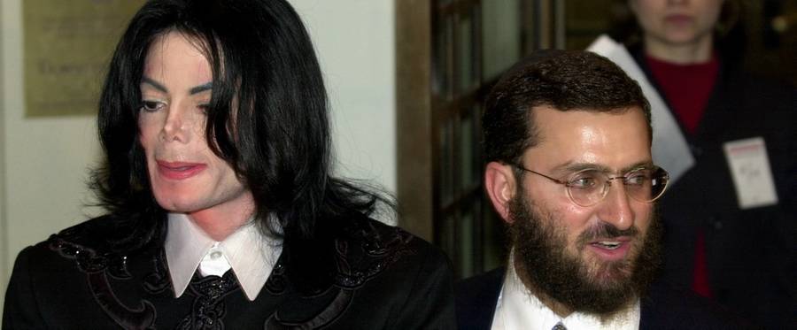 Michael Jackson and Rabbi Shmuley Boteach at Carnegie Hall in New York City, February 14, 2001. 