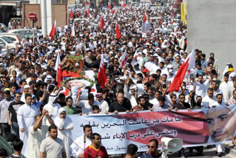 Shiite Bahraini mourners and protesters.(-/AFP/Getty Images)