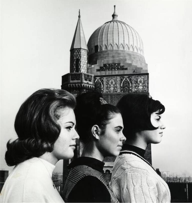 Students at Stern College, 1964