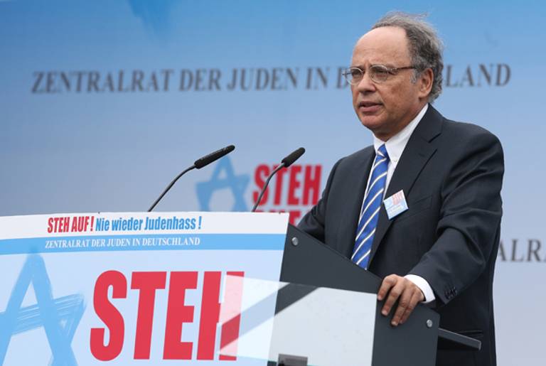 Dieter Graumann, president of the Central Council of Jews in Germany, speaks at a rally against anti-Semitism on September 14, 2014 in Berlin, Germany. (Adam Berry/Getty Images)