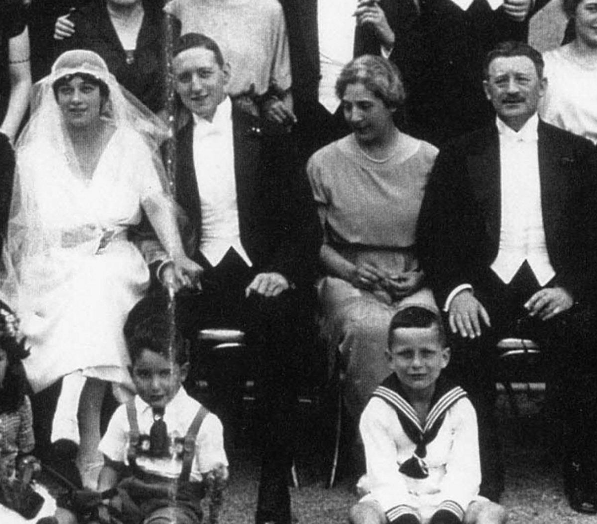 (L-R) Hertha, Bruno, Toni, Albert Mendel. Detail, Bruno and Hertha’s wedding photo, 1898. (All photos courtesy the author)