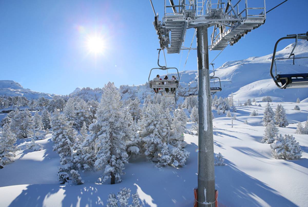 Mixed company ski lift not in Iran. (Shutterstock)
