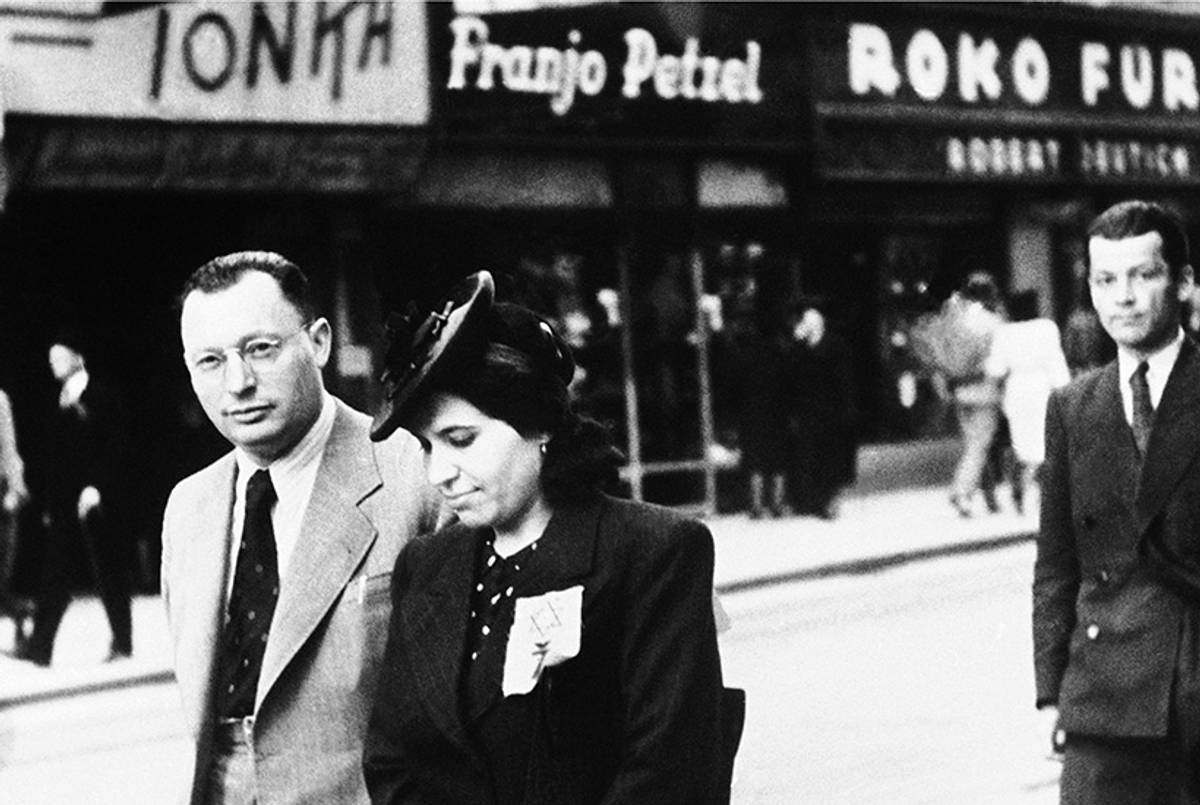 A Jewish woman wears a star on the street in Zagreb, June 30, 1941.(AP)