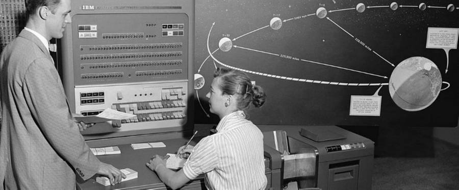 Computer operators at NASA's Jet Propulsion Laboratory with the IBM 704, 1959.