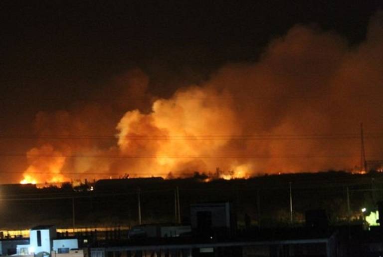 Smoke Billows Over Khartoum Following an Attack on a Weapons Factory(Getty)