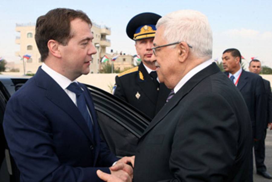 Presidents Medvedev and Abbas.(Thaer Ganaim/PPO via Getty Images)