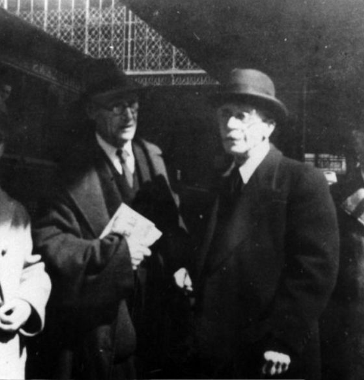 Valéry with André Gide in an undated photo. (Libératuib)