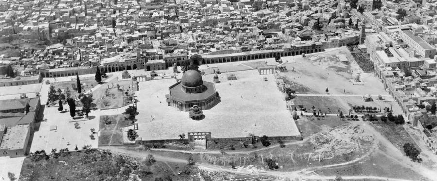 Temple Mount from the east, looking down on the Dome of the Rock, toward Jaffa Gate and the Church of the Holy Sepulchre, 1931