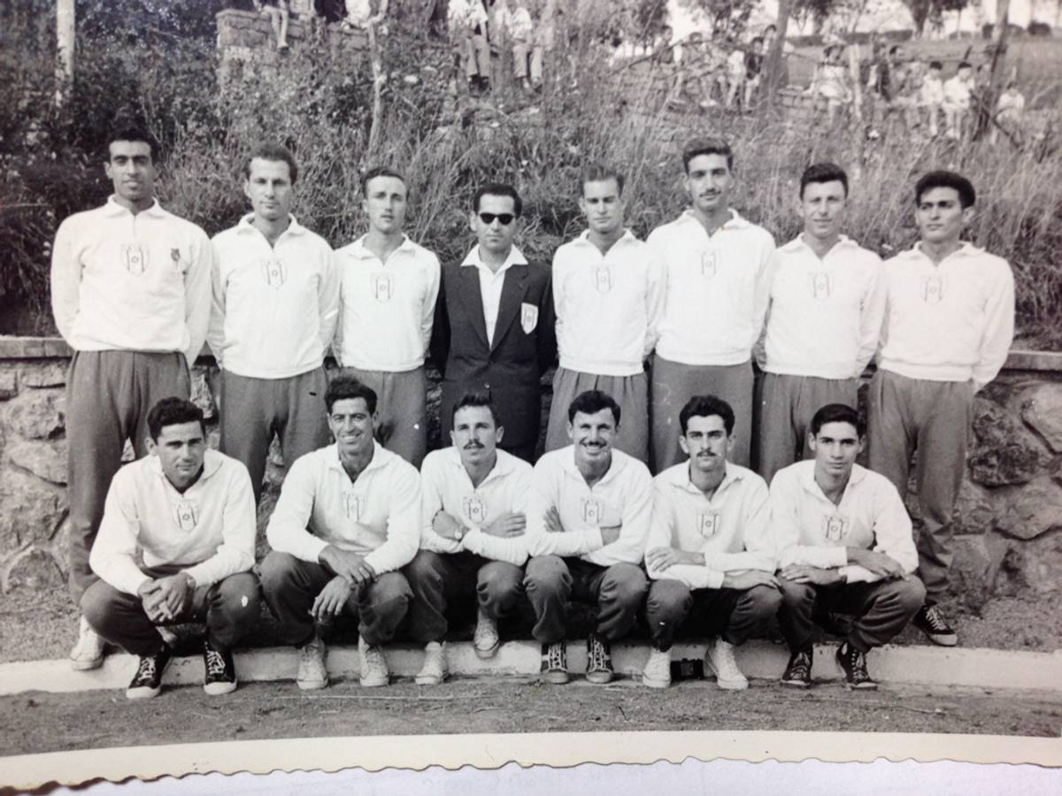Israeli Olympic Team, 1952. Zacharia Ofri stands at the far left of the back row.