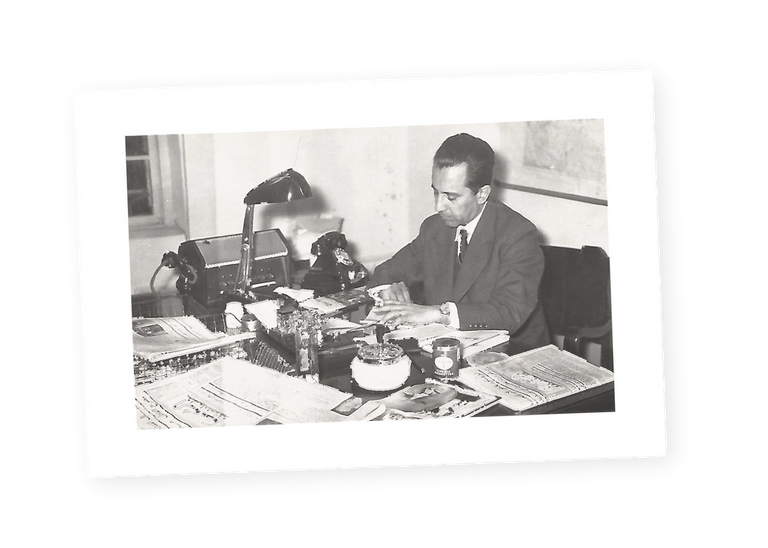 Yahya Qassim in 1954 at his desk as editor of ‘Al-Sha’b’ newspaper