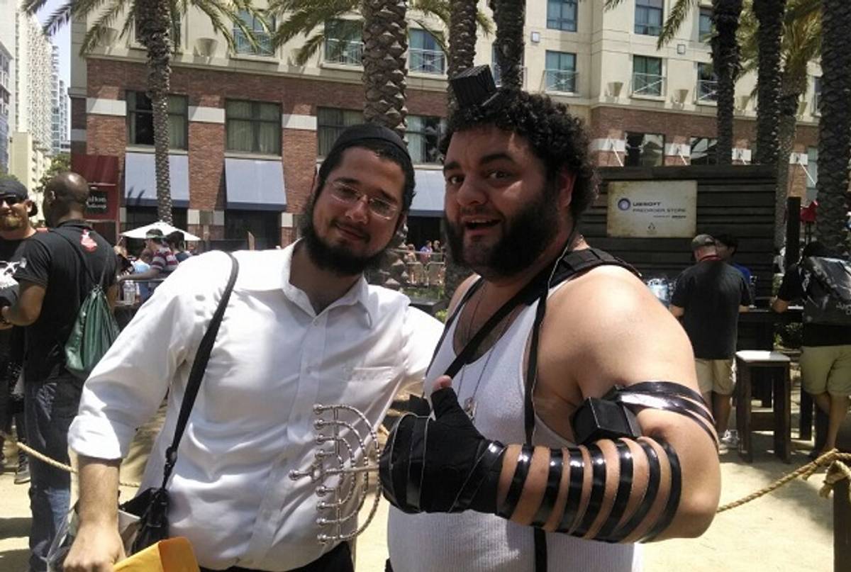 Rabbi Daniel Huebner and the Jewverine at Comic-Con San Diego (Miriam Groner)