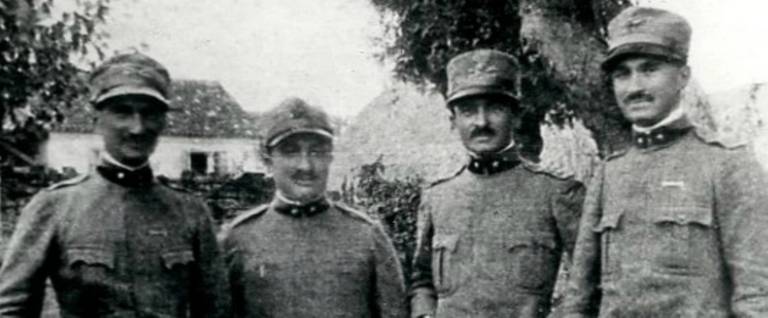 Renato Sacerdoti, far left, in 1918