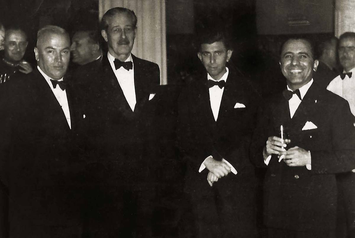 Yahya Qassim, on the right, with Saíd Qazzaz, Iraqi minister of the interior, British Foreign Secretary Harold MacMillan (later British prime minister), and Iraqi Minister of Development Nadim Al-Pachachi (later general secretary of OPEC). This photo was taken at a reception at the British Embassy in Baghdad on Nov. 29, 1955.