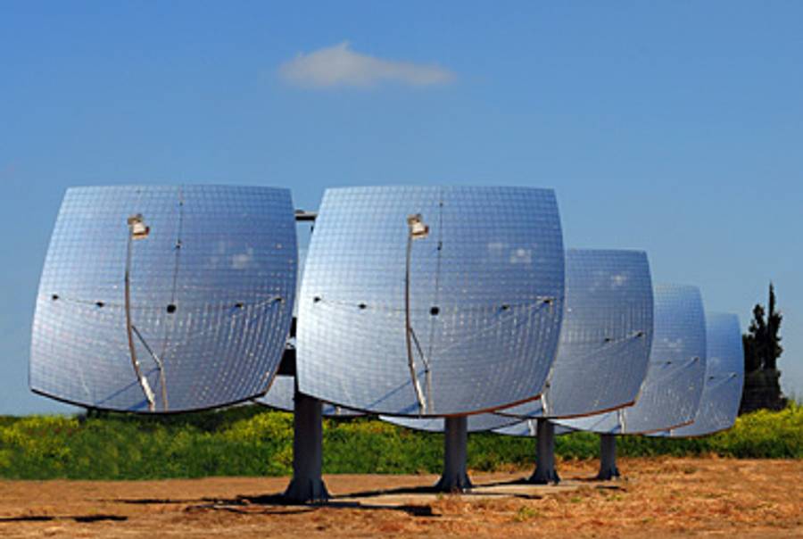 Z-10 Concentrated Solar-Power System by Ezri Tarazi and Ori Levin, Tarazi Studio.(ZenithSolar)
