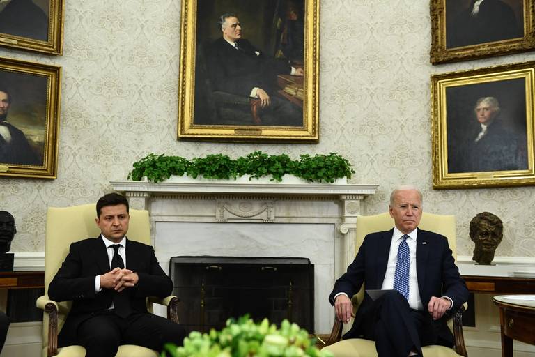 Ukrainian President Volodymyr Zelensky, at left, meets with U.S. President Joe Biden in the Oval Office on Sept. 1, 2021