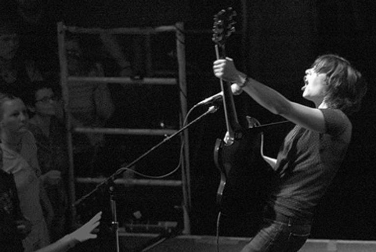 Carrie Brownstein, rocking out.(Damon Green/Flickr)